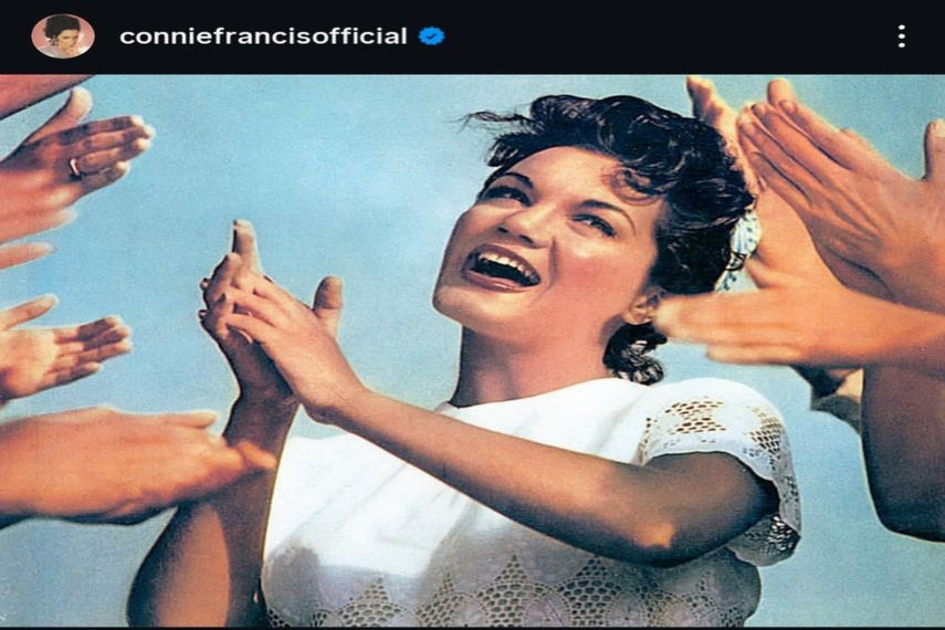 En 1960, la cantante estadounidense se convirtió en la primera mujer en alcanzar el número 1 en el Billboard Hot 100 con Everybodys Somebodys Fool