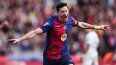 El polaco Robert Lewandowski celebra el unico gol anotado por el FC Barcelona ante el Deportivo Alavés&nbsp;