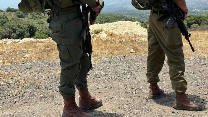 Militares de las Fuerzas de Defensa de Israel (FDI) cerca de la frontera con Líbano.