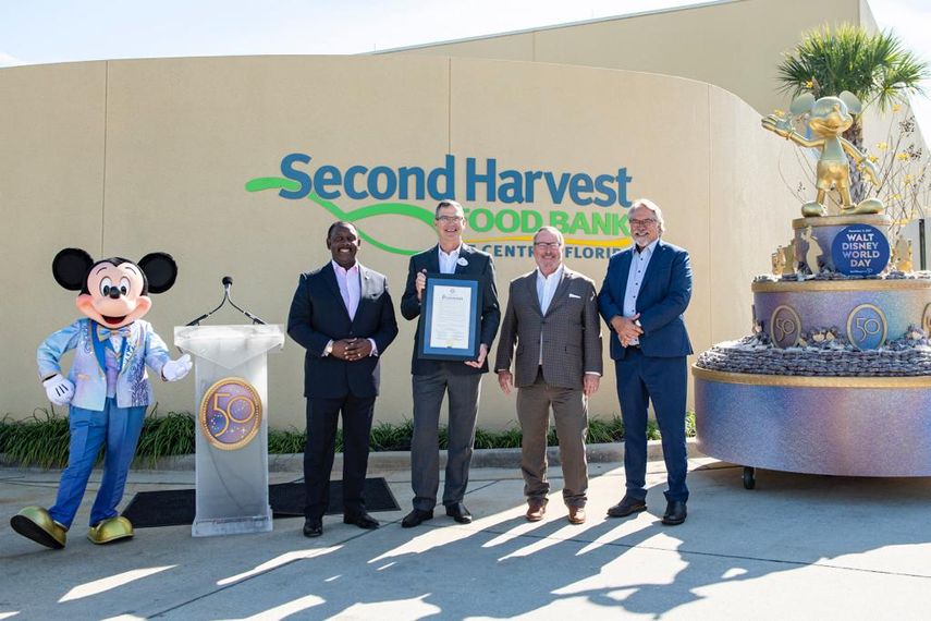 La proclama fue recibida por el presidente de la empresa, Jeff Vahle, en una actividad celebrada el viernes, 3 de diciembre en Second Harvest Food Bank.