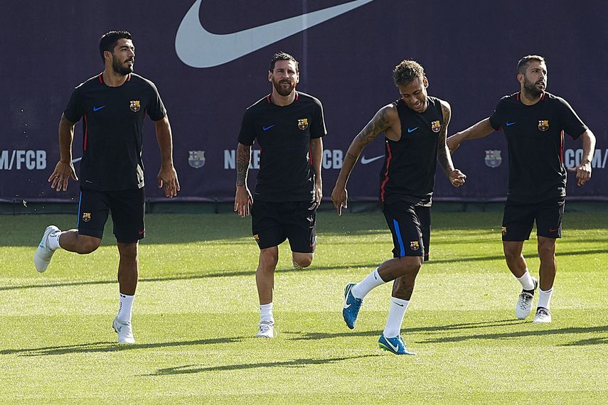 (De izquierda a derecha)&nbsp;Los delanteros del Barcelona&nbsp;Luis Suárez, Leo Messi, Neymar y el lateral Jordi Alba durante la sesión de entrenamiento que realiza la plantilla azulgrana para preparar la nueva temporada.