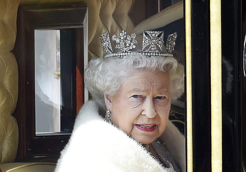 La coronación tuvo lugar más de un año después de que la soberana llegase al trono. (EFE)
