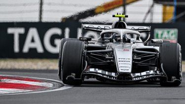 El piloto finlandés de Cadillac, Valtteri Bottas, conduce durante el Gran Premio de China de Fórmula 1 en el Circuito Internacional de Shanghái el 15 de marzo de 2026.&nbsp;