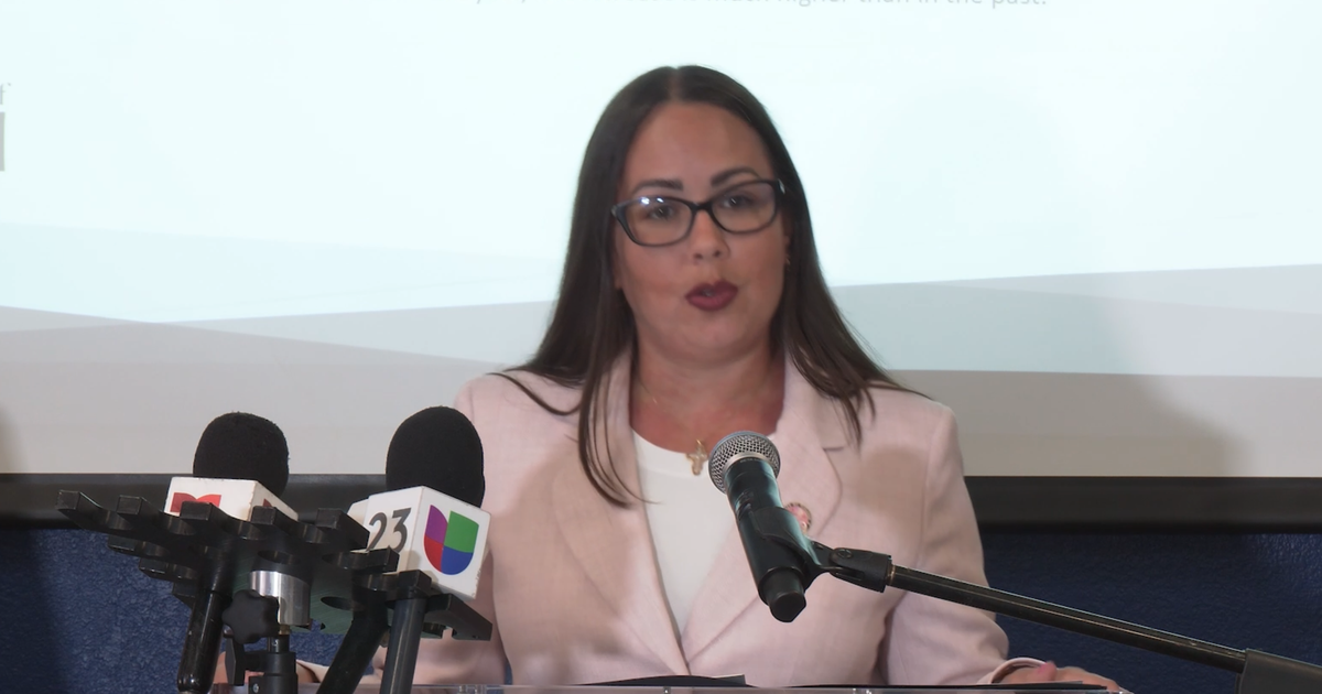 Alcaldesa de Hialeah presenta plan para frenar alza del agua y pide auditar al Condado