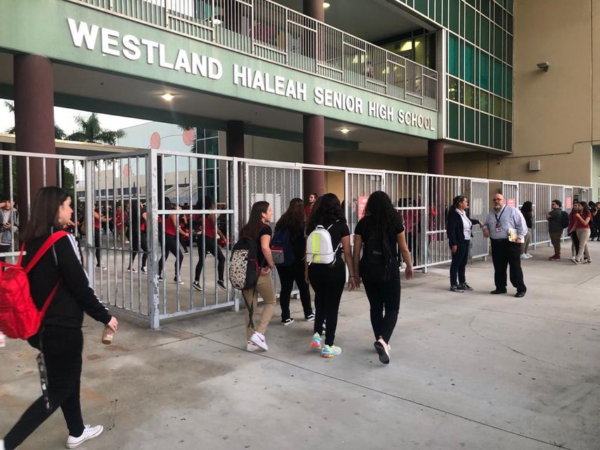 Miami-Dade cuenta con más de 470 escuelas públicas.