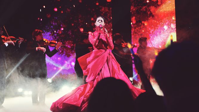 Ángela Aguilar se presenta en el escenario del Coliseo de Puerto Rico José Miguel Agrelot el 20 de julio 2023 en la vigésima edición de Premios Juventud.