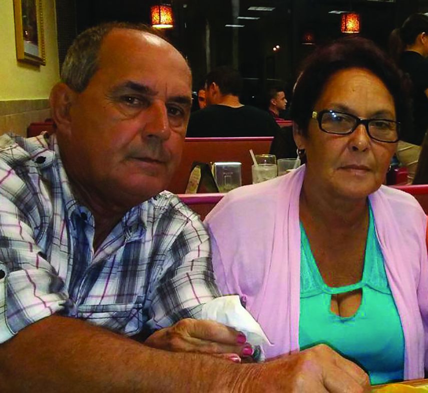 Aquilino Caraballo y Georgina Hernàndez, esposos cubanos sujetos a deportación. (CORTESÌA)