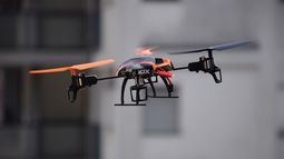 Régimen de Maduro exhibe drones artillados iraníes