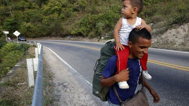Algunos estuvieron acompañados en parte del recorrido, pero ingresaron solos a Perú.&nbsp;