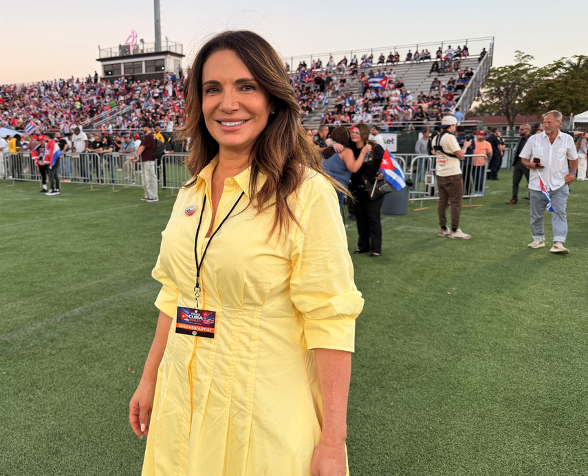 La senadora Ileana García alza su voz en favor de Cuba. 