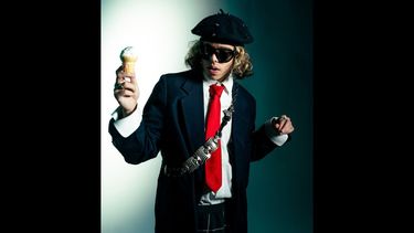 El artista venezolano Aloisio.