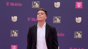 El influencer César Ruiz en Premio Lo Nuestro 2025.