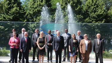 Miguel Arias Canete (EU); Barbara Hendricks (Alemania), Scott Pruitt (EEUU), Catherine McKenna (Canada), Gian Luca Galletti (Italia), Virginie Dumoulin (Francia), Andrea Leadsom (Ucrania), Koichi Yamamoto (Japon) and Karmenu Vella miembros participantes en la Cumbre de los G7.