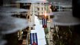 Banderas cubanas reflejadas en el agua en una calle de La Habana, Cuba, en octubre de 2021.&nbsp; &nbsp; &nbsp; &nbsp;
