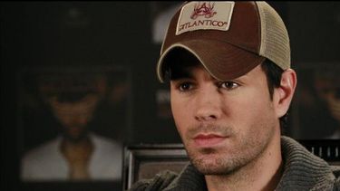 Iglesias fue acusado de ‘obstrucción a la justicia’ y de manejar su carro con la licencia suspendida. El hijo más joven de Julio Iglesias e Isabel Preysler fue pillado en plena autopista I-95 a exceso de velocidad, con la licencia suspendida y, además,