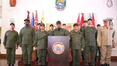 La cúpula militar expresa su irrestricto apoyo y lealtad absoluta a (...) nuestro comandante en jefe, para el período 2019 - 2025, dijo Padrino en la declaración que fue transmitida por el canal estatal VTV.