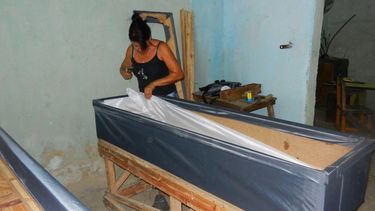 Las morgues y las funerarias en Cuba están colapsadas