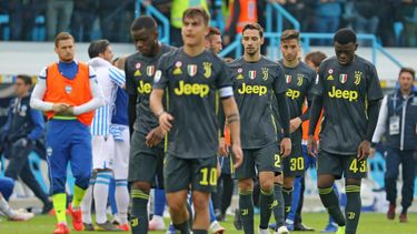De ganar el Nápoles, a los hombres de Allegri le bastará un punto el próximo sábado en casa contra el Fiorentina, uno de sus rivales históricos, para coronarse con su octavo título liguero consecutivo.