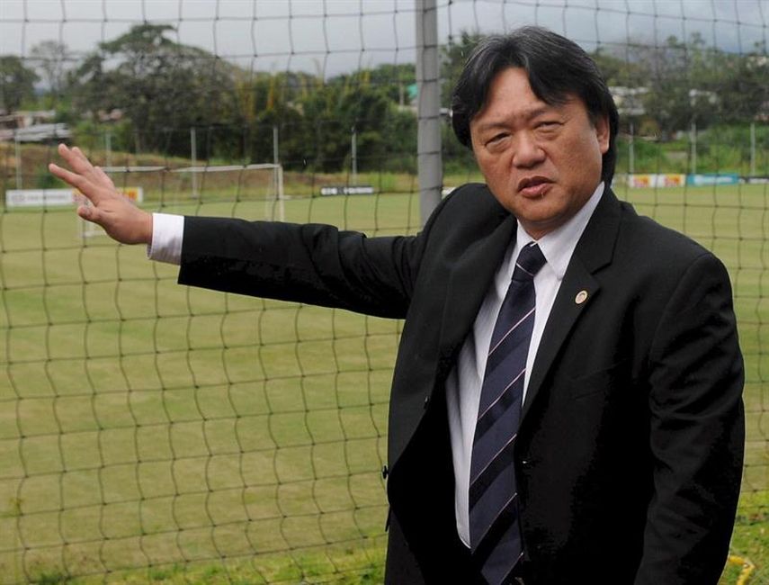 Eduardo Li, presidente de la federación de fútbol tico, es uno de los siete arrestados
