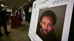 En una rueda de prensa sobre el caso en su contra, celebrada en Los Ángeles el 20 de abril de 2026, se puede ver una fotografía del cantante D4vd. En una rueda de prensa sobre el caso en su contra, celebrada en Los Ángeles el 20 de abril de 2026, se puede ver una fotografía del cantante D4vd.