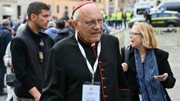El cardenal Baltazar Enrique Porras Cardozo, de la Iglesia de Venezuela, llega a la quinta reunión de la congregación en el Vaticano, el 28 de abril de 2025.