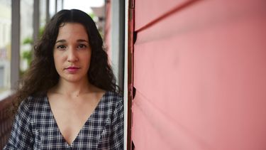 La cantante puertorriqueña Ileana Cabra, conocida como iLe, posa para un retrato en la Casa de Cultura Ruth Fernández en San Juan, Puerto Rico, el 30 de mayo de 2019.