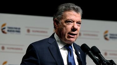 Santos expresó su seria preocupación por el anuncio del presidente Maduro sobre un plan para expandir los miembros de la Milicia Bolivariana.