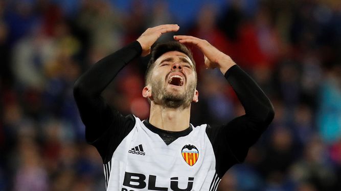 El defensa del&nbsp;Valencia&nbsp;José Luis Gayá se lamenta durante el partido ante el Getafe.&nbsp;