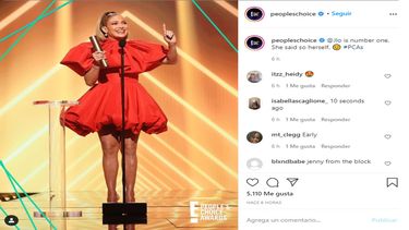 Jennifer Lopez recibe el premio Icon Award en los People’s Choice Awards 2020.&nbsp;