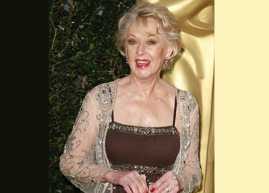 La actriz estadounidense posa para la prensa durante su llegada a una gala de la Academia de Artes y Ciencias Cinematográficas de Hollywood en 2011. (EFE)