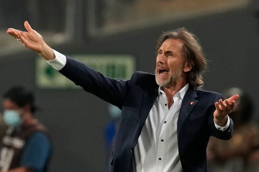 EL DT argentino Ricardo Gareca deja su puesto como seleccionador de Perú