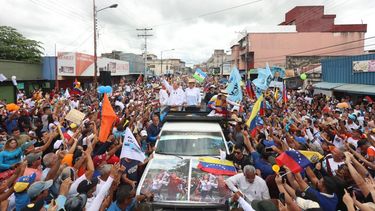 La líder opositora María Corina Machado y el candidato presidencial Edmundo González encabezan multitudinario acto en el estado Barinas.