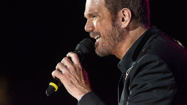 El músico cubano Willy Chirino durante un concierto en Miami a beneficio de los&nbsp;damnificados del terremoto que sacudió a Ecuador en 2016.