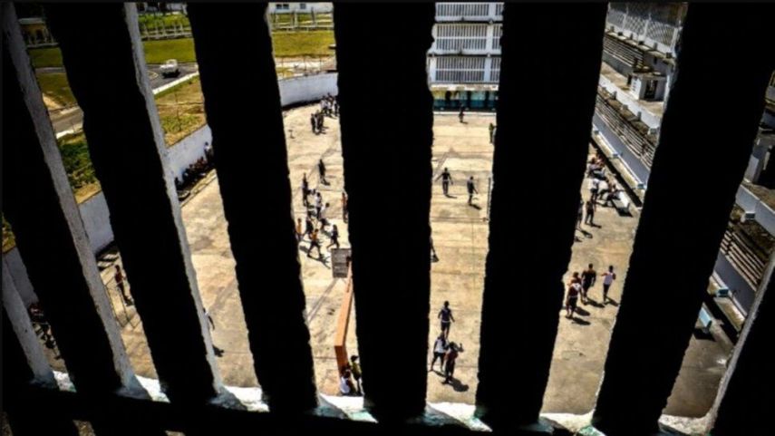 Vista, desde una celda, del patio de la prisión de máxima seguridad Combinado del Este, en La Habana.