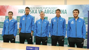 El equipo argentino de tenis para la Copa Davis, formado por (de izquierda a derecha) Guido Pella, Juan Martín del&nbsp;Potro, Daniel Orsanic, Federico Delbonis y Leonardo Mayers