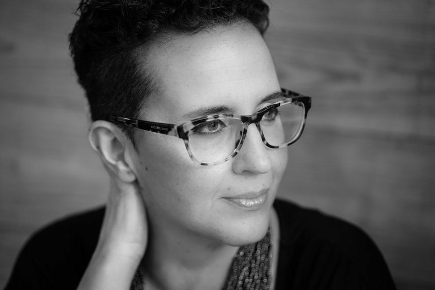 Es el primer álbum íntegro de música brasileña grabado por Celia Mur, con los arreglos de Arturo Serra.&nbsp;