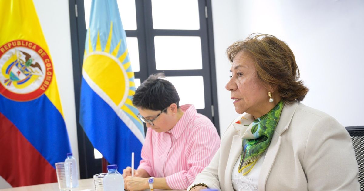 Fiscalía de Colombia investiga a la canciller por irregularidades en el convenio de pasaportes