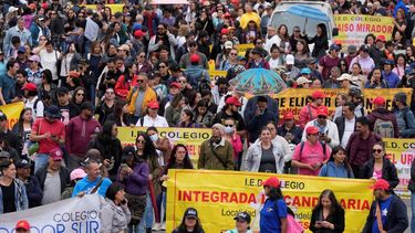 El sindicato de maestros de Colombia inició el miércoles una huelga nacional e indefinida para exigir al gobierno el retiro de una iniciativa legislativa que reglamenta el sistema educativo y que está cerca de ser aprobada por el Congreso, Bogota, Colombia, miércoles 12 de junio de 2024.&nbsp;