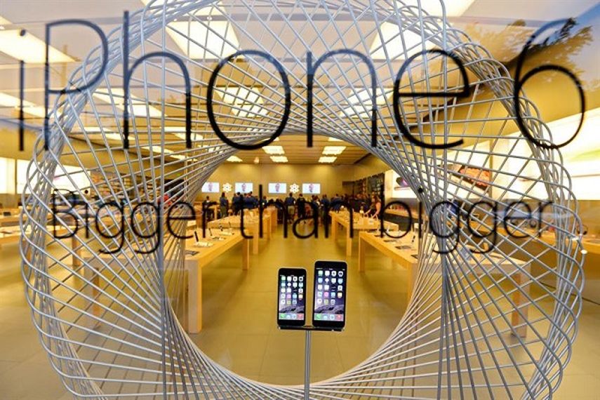  iPhone 6S y 6S Plus en una tienda oficial de Apple en Dallas, Texas (EFE)
