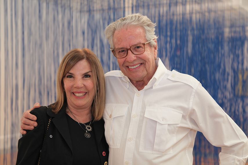 Adriana Meneses, parte la Junta del Museo de Coral Gables, junto al artista Rafael Barrios.&nbsp;