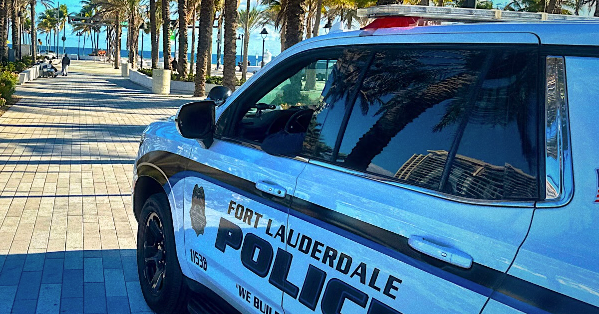 Padre muere ahogado tras heroico intento de salvar a sus hijos en playa de Fort Lauderdale