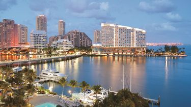 La ciudad de Orlando en florida es un gran centro receptor de turistas Canadienses.