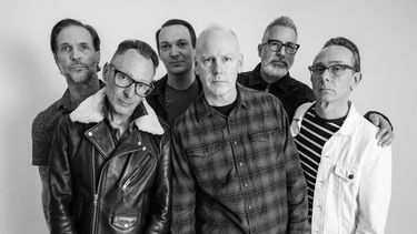 Chaos From Within es el primer adelanto, ya disponible, de este nuevo disco de Bad Religion que verá la luz el 3 próximo de mayo a través de Epitpah Records.