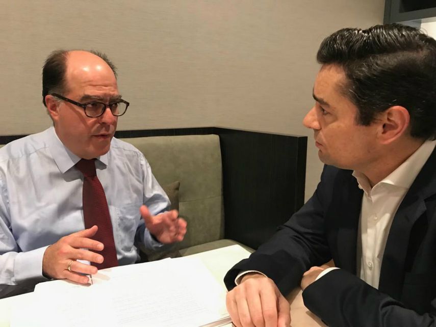 Julio Borges,&nbsp;diputado opositor venezolano,&nbsp;y&nbsp;Carlos Vecchio, nombrado recientemente como encargado de negocios de&nbsp;Venezuela&nbsp;en EEUU por el presidente encargado,&nbsp;Juan Guaidó.