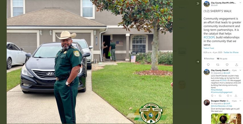 Fotograf&iacute;a del Sheriff del condado Clay, Darryl Daniels, publicada el 4 de junio de 2020 en la cuenta oficial de Twitter de&nbsp;su Oficina.