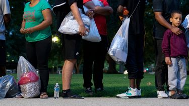 Los enseres de los migrantes caben en una bolsa de plástico o una pequeña mochila para un viaje que ha durado, en algunos casos, hasta cuatro meses.