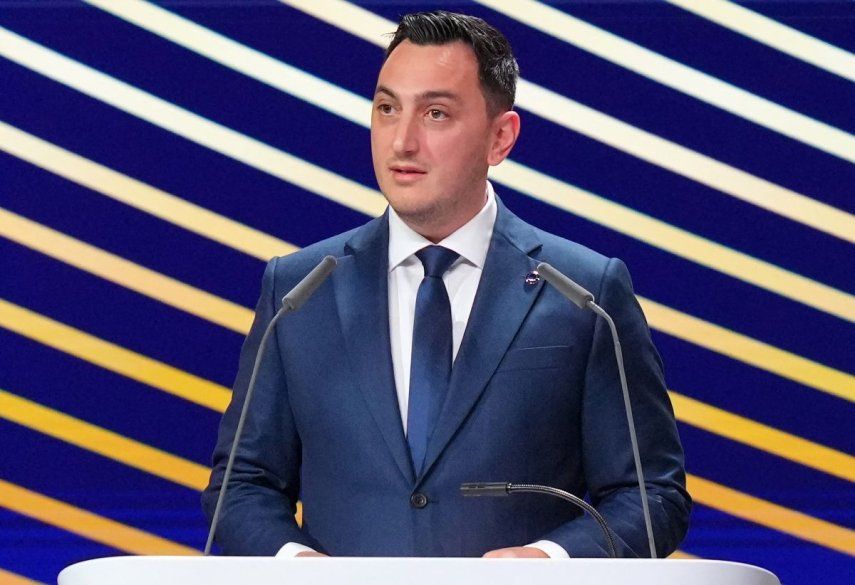 Glenn Micallef, Comisario de Juventud y Deportes de la Unión Europea, habla durante un congreso en Bruselas, el 12 de febrero de 2026.