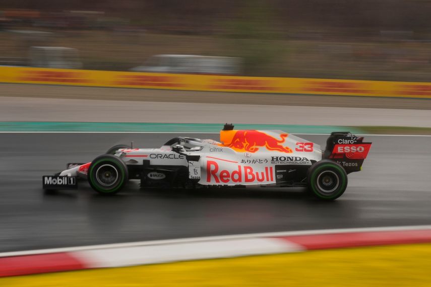 El holandés Max Verstappen con el monoplaza de Red Bull en honor a Honda en el GP de Estambul