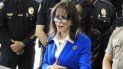 La fiscal estatal Katherine Fernández Rundle toma la palabra en una rueda de prensa. La fiscal estatal Katherine Fernández Rundle toma la palabra en una rueda de prensa.