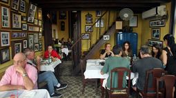 Fotografía de archivo fechada en enero de 2015 de un restaurante privado en La Habana, Cuba.